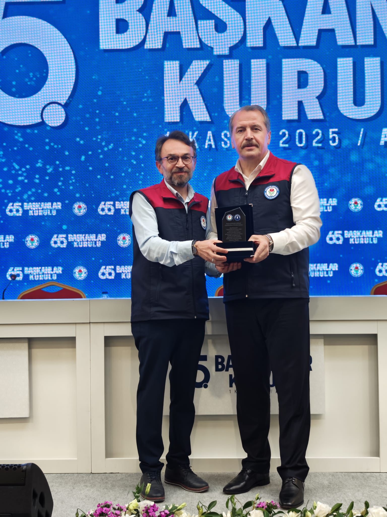 Eğitim-Bir-Sen Genel Başkanı Ali Yalçın, sendikal çalışmalardaki etkin performansı ve