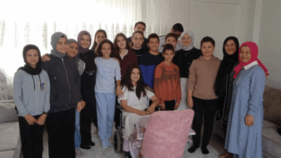 Afyonkarahisar merkez ortaokullardan olan Abdurrahim Mısri Ortaokulu öğretmenleri bir süre