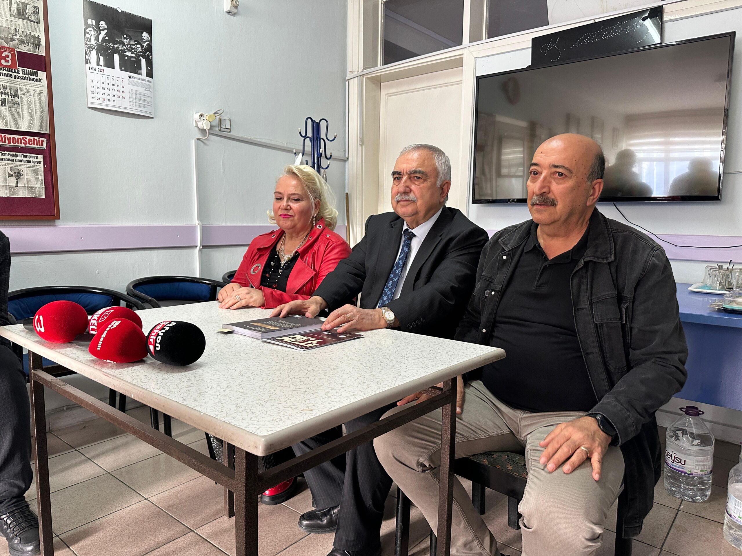 Atatürkçü Düşünce Derneği (ADD) Afyonkarahisar Şubesi Başkanı Veli Cengiz, 14