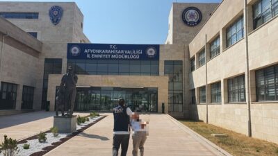 Afyonkarahisar İl Emniyet Müdürlüğü ekipleri, aranan şahıslara yönelik yürüttüğü koordineli