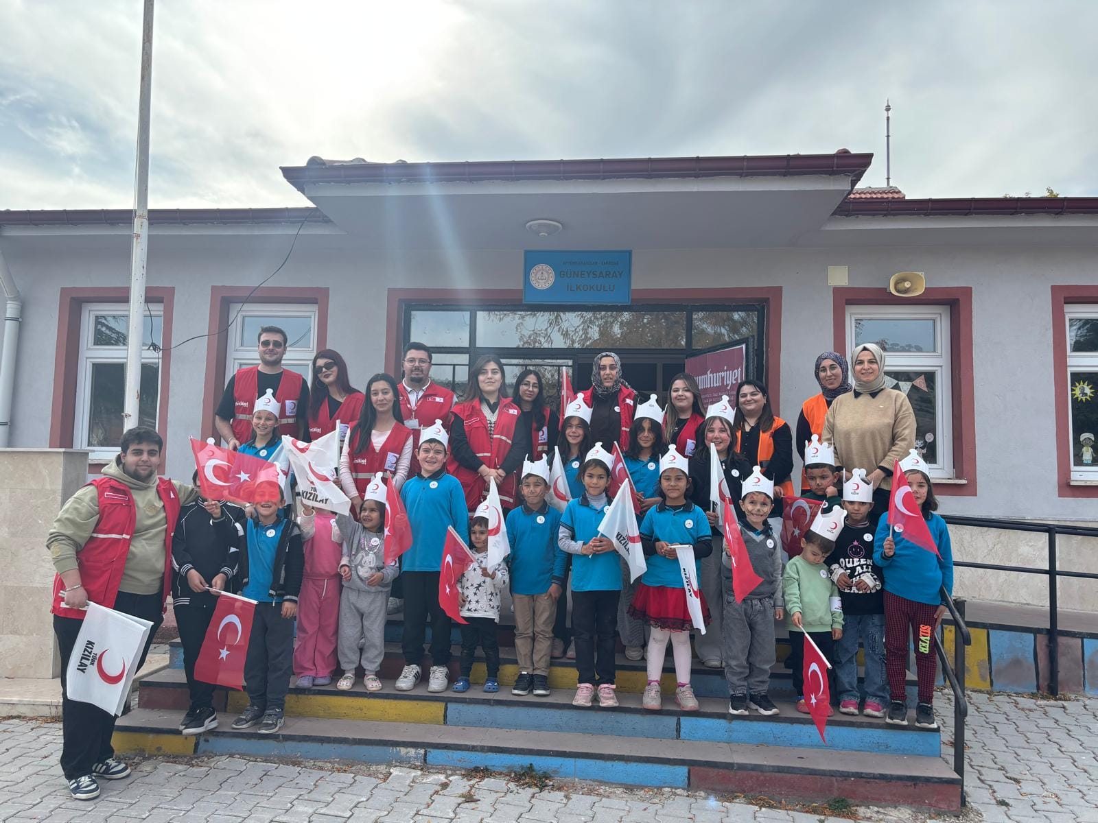 Türk Kızılay’ı Emirdağ Şube Başkanlığı ve Emirdağ Belediyesi iş birliğiyle,