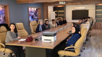 Lise öğrencilerinden oluşan ve şimdilik 17 üyeyle kurulan Gençlik Meclisi,