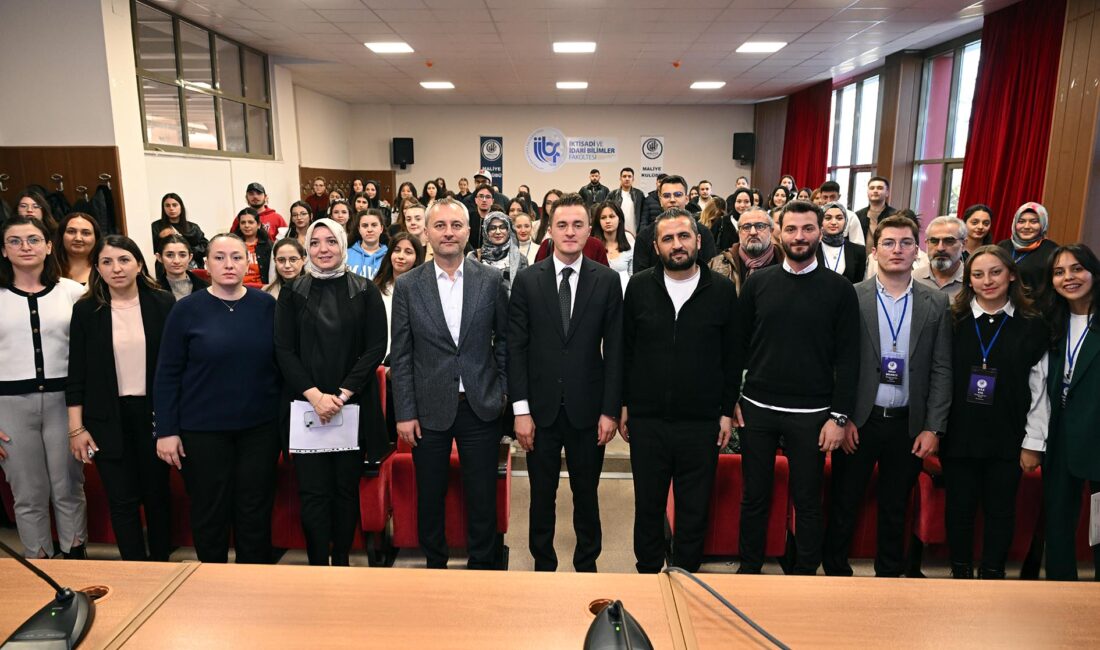 Prof. Dr. Sabri Bektöre Konferans Salonunda düzenlenen söyleşiye; İİBF Dekanı