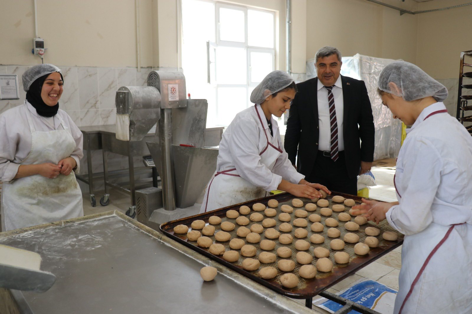Projenin ekmek üretimini üstlenen Yusuf Özer Mesleki ve Teknik Anadolu