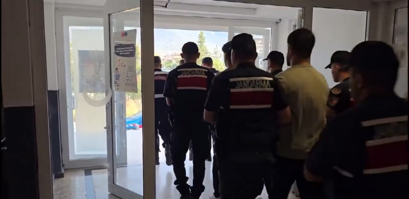 Jandarma ekipleri tarafından düzenlenen operasyonlarda yasa dışı bahis ve sahte