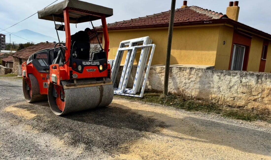 Bolvadin Belediyesi Fen İşleri Müdürlüğü ekipleri tarafından Gökçeyayla Mahallesi’nde yıpranan