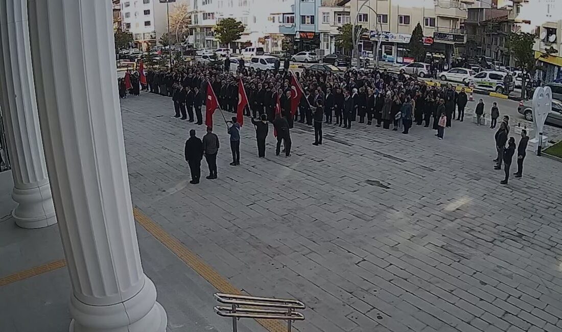 Afyonkarahisar’ın Sandıklı ilçesinde, 10 Kasım Atatürk’ü Anma Günü’nde sirenlerin çalmadığı
