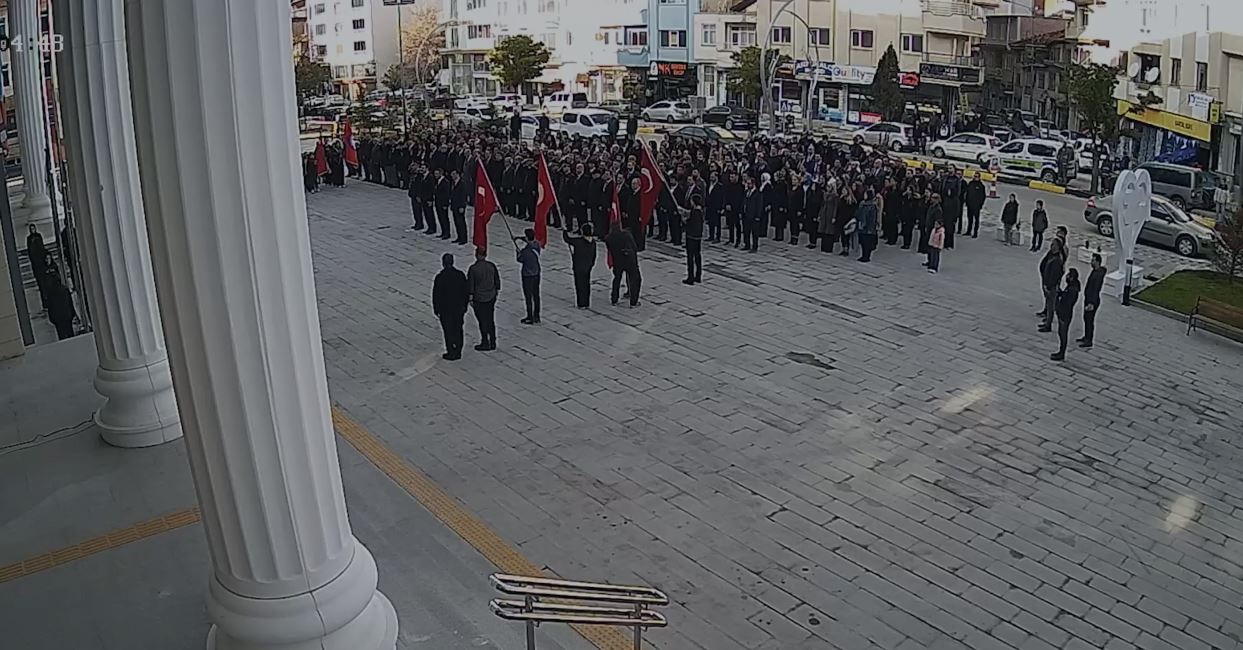 Afyonkarahisar’ın Sandıklı ilçesinde, 10 Kasım Atatürk’ü Anma Günü’nde sirenlerin çalmadığı