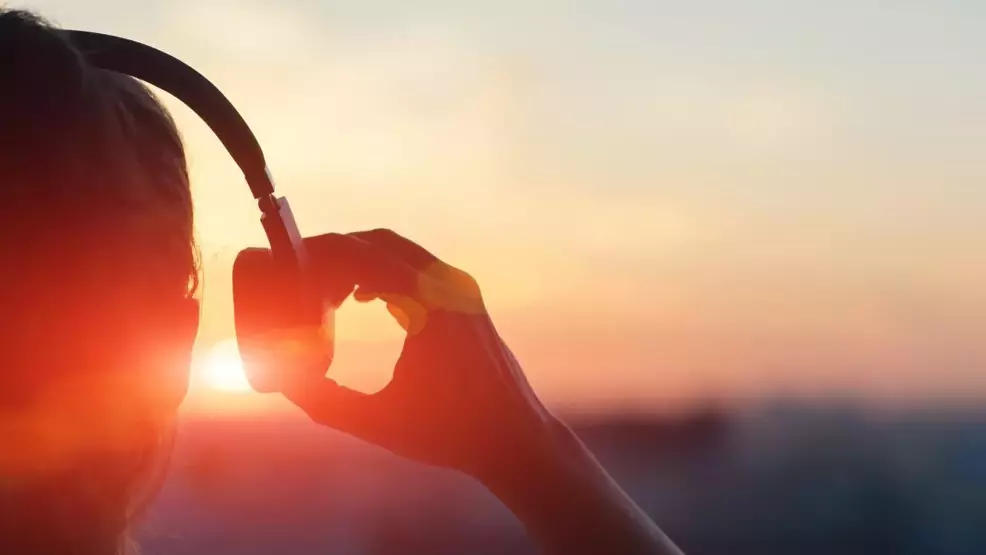 Araştırmada, sürekli müzik dinleyenlerde demansa yakalanma riski yüzde 39, enstrüman