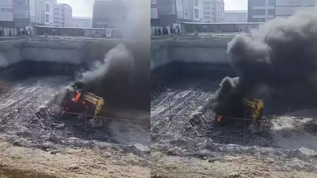 Arnavutköy’de bir inşaat alanında iş makinesinde çıkan yangın itfaiye ekipleri
