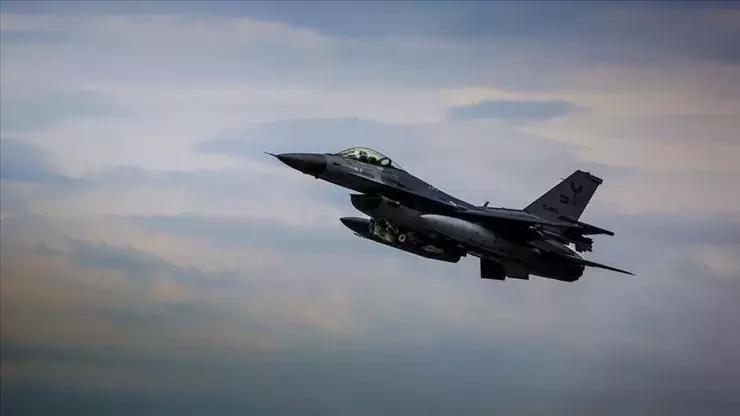 Yunanistan’ın eski Genelkurmay Başkanı Emekli Orgeneral Konstantinos Floros, yerel bir