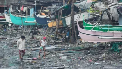 Filipinler’i vuran Fung-wong (Uwan) Tayfunu, ülkenin kuzeyinde sel ve toprak