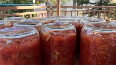 Sonbaharda evlerde yapılan konservelerde yeterli sıcaklık ve hijyen sağlanmadığında ‘clostridium