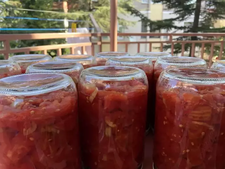 Sonbaharda evlerde yapılan konservelerde yeterli sıcaklık ve hijyen sağlanmadığında ‘clostridium