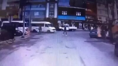 Zonguldak’ın Alaplı ilçesinde, yolun karşısına geçmeye çalışan 35 yaşındaki Serkan