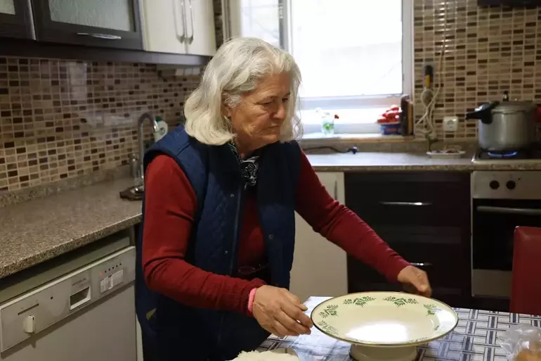 Nevşehir’de yaşayan 67 yaşındaki İlhan Kavaklı, 55 yıldır tersten okuyup