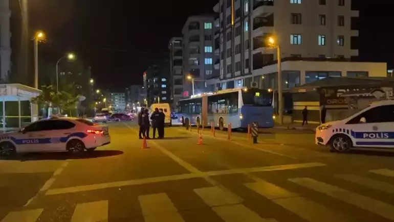 Şanlıurfa Güllübağ Mahallesi’nde iki grup arasında çıkan silahlı kavgada Ali