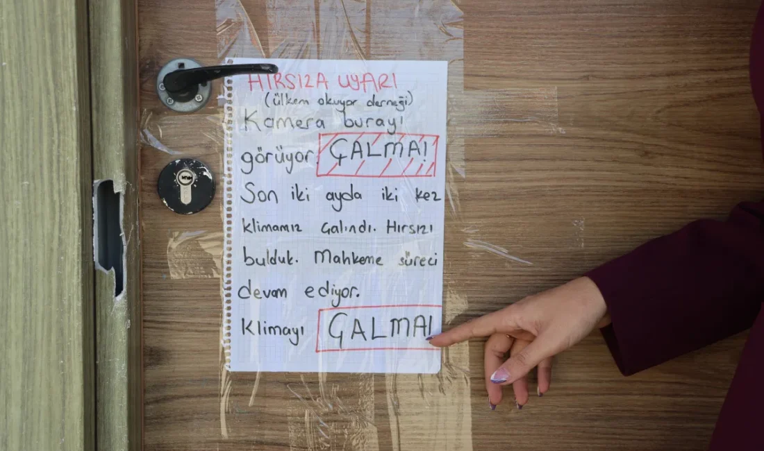 Hatay’ın Antakya ilçesinde depremzedeler için kurulan kütüphanelere 2 ayda iki