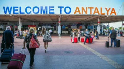 Antalya’ya ocak-ekim döneminde gelen toplam yabancı ziyaretçi sayısı, geçen yılın