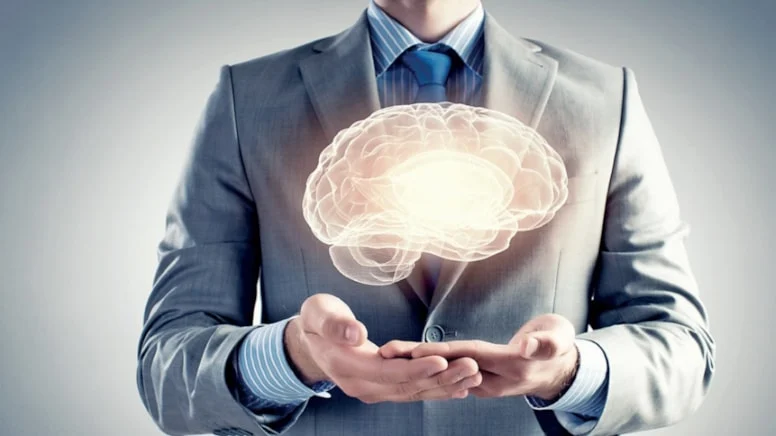 Sigara, stres, hareketsizlik gibi faktörler beyni hızla yaşlandırıyor. Prof. Dr.