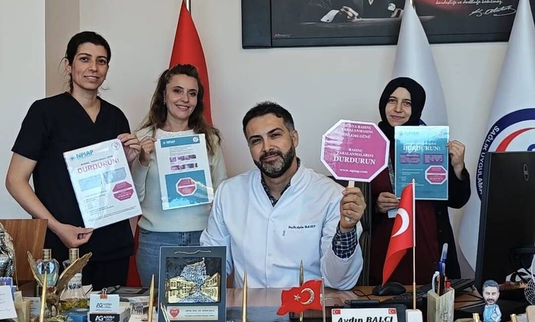 Dünya Basınç Yaralanmalarını Durdurma Günü kapsamında AFSÜ Hastanesinde düzenlenen etkinlikte,