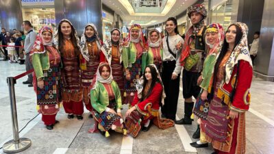 Cumhuriyet Anadolu Lisesi, Öğretmenler Günü dolayısıyla Afyonkarahisar’daki bir alışveriş merkezinde