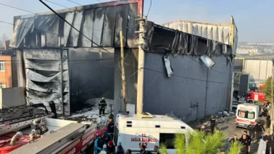 Kocaeli’nin Dilovası ilçesindeki parfüm fabrikasında 6 kadın işçi hayatını kaybetti.