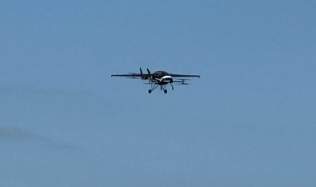 ABD’nin Florida eyaletinden Jamaika’ya yardım malzemeleri ulaştırmak üzere havalanan küçük