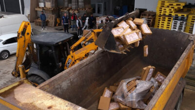 Antalya’nın Aksu ilçesinde yapılan denetimlerde, son kullanma tarihi geçmiş yaklaşık