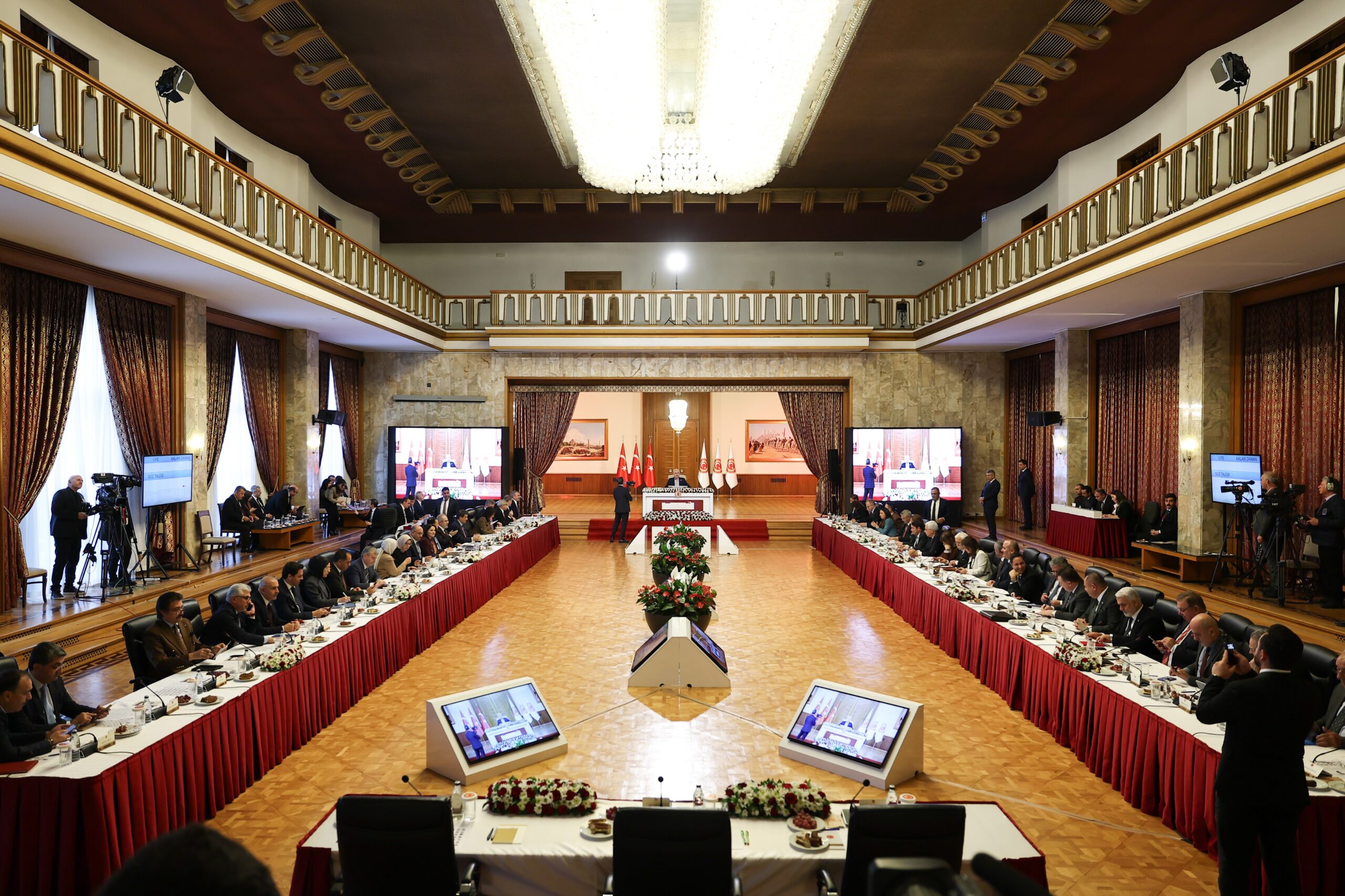 Terörsüz Türkiye sürecinde kritik öneme sahip komisyon toplantısı bugün gerçekleştirilecek.