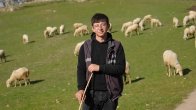 22 yaşındaki Furkan Aşık, mimarlık eğitimini tamamladıktan sonra Balıkesir’in Dursunbey