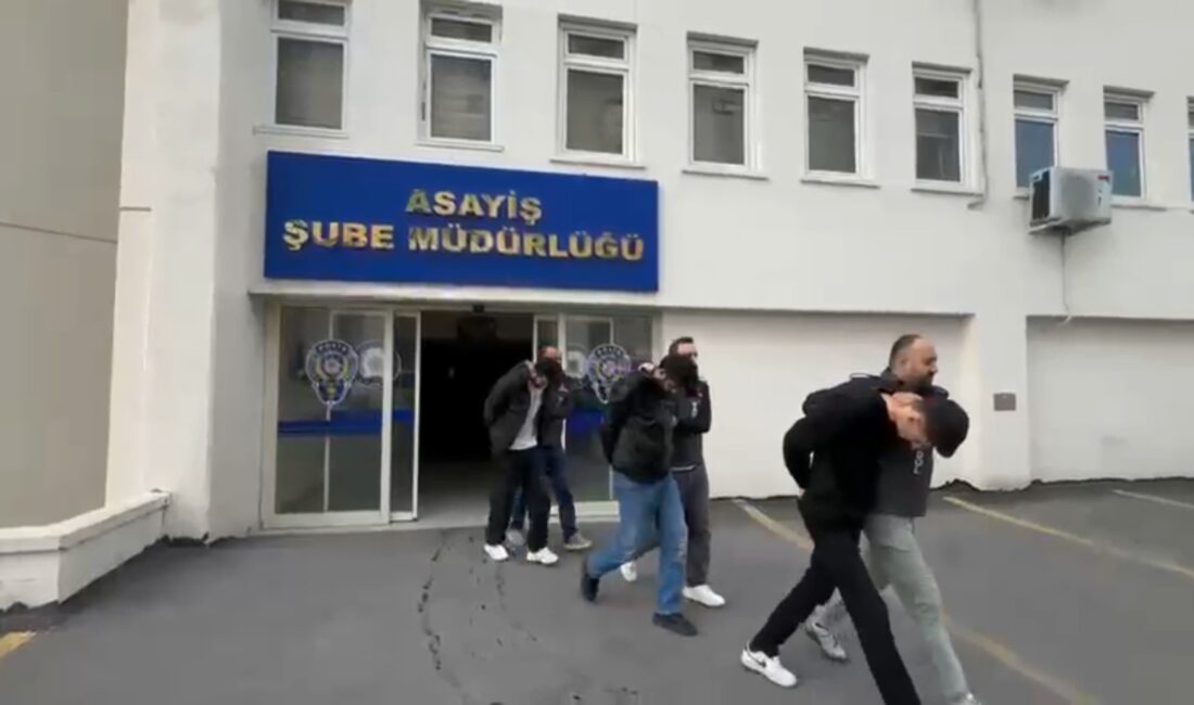 Sosyal medya üzerinden yaptıkları sahte 'büyü' ile insanları birbirine bağlayacaklarını