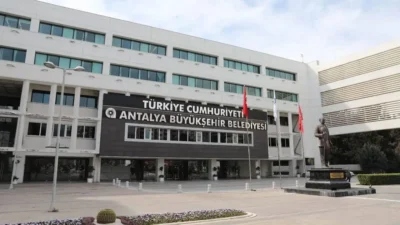 Antalya Büyükşehir Belediyesi’ne yönelik rüşvet soruşturmasında düzenlenen 8’inci dalga operasyonda