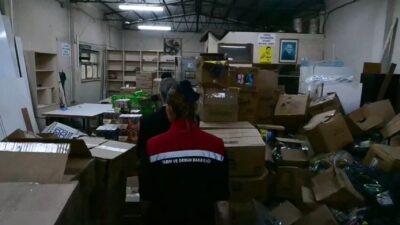 İzmir’de sağlıksız koşullarda depolanan ve son tüketim tarihi geçmiş yaklaşık