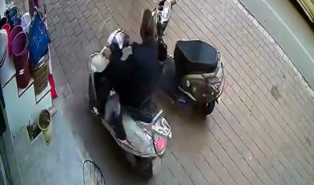 Çalıntı motosikletle tekel bayiye dalan Fehmi Celal A., kasayı kucaklayıp