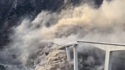 Çin’in Sichuan eyaletinde açılışı bu yıl yapılan Hongqi Köprüsü’nde kısmi