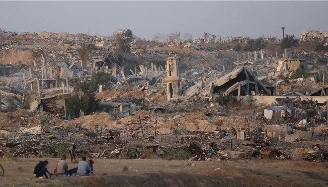 Ateşkes ihlalleri devam ederken İsrail, Gazze'nin Şecaiye mahallesinde pazarın yakınına