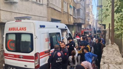 Diyarbakır Bağlar’da 5 katlı apartmanın üst katında çıkan yangında 13