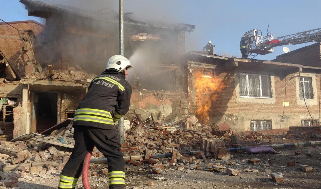 Erzurum’un Yakutiye ilçesinde doğal gaz hattında meydana gelen patlamada 2