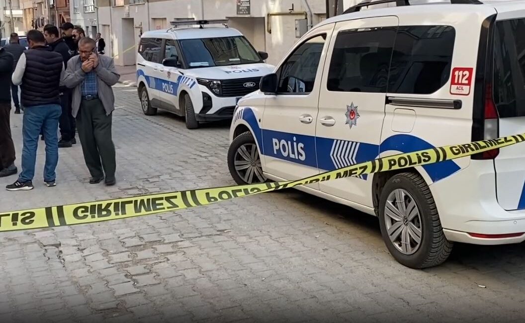 Eskişehir'de evinde bıçakla yaralanmış halde bulunan 70 yaşındaki Safiye Y.'nin