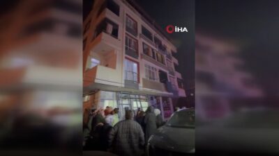 Tekirdağ'ın Kapaklı ilçesinde 4 yaşındaki bir çocuk, elindeki çakmakla yatağını