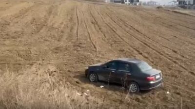 Bursa’nın İnegöl ilçesinde, bir eşin diğerine sürüş dersi verdiği sırada