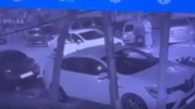 İstanbul Esenyurt’ta yolun karşısına geçmeye çalışan adama otomobil çarptı. Yaralı,