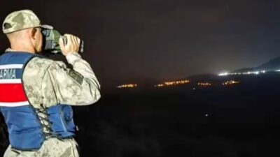 Türkiye genelinde düzenlenen geniş kapsamlı denetimlerde 29 göçmen kaçakçısı yakalanırken,