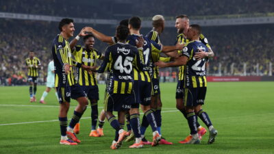 Fenerbahçe, Süper Lig 12. hafta maçında sahasında Zecorner Kayserispor'u 4-2