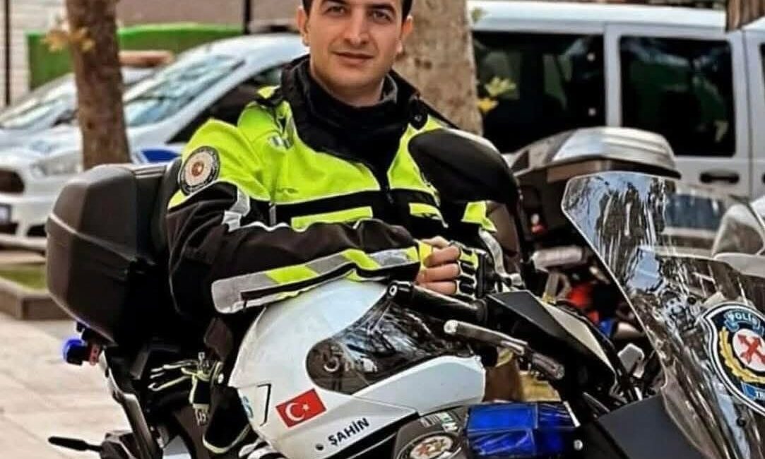 Osmaniye'de Trafik Tescil ve Denetleme Şube Müdürlüğü’nde görevli polis memuru