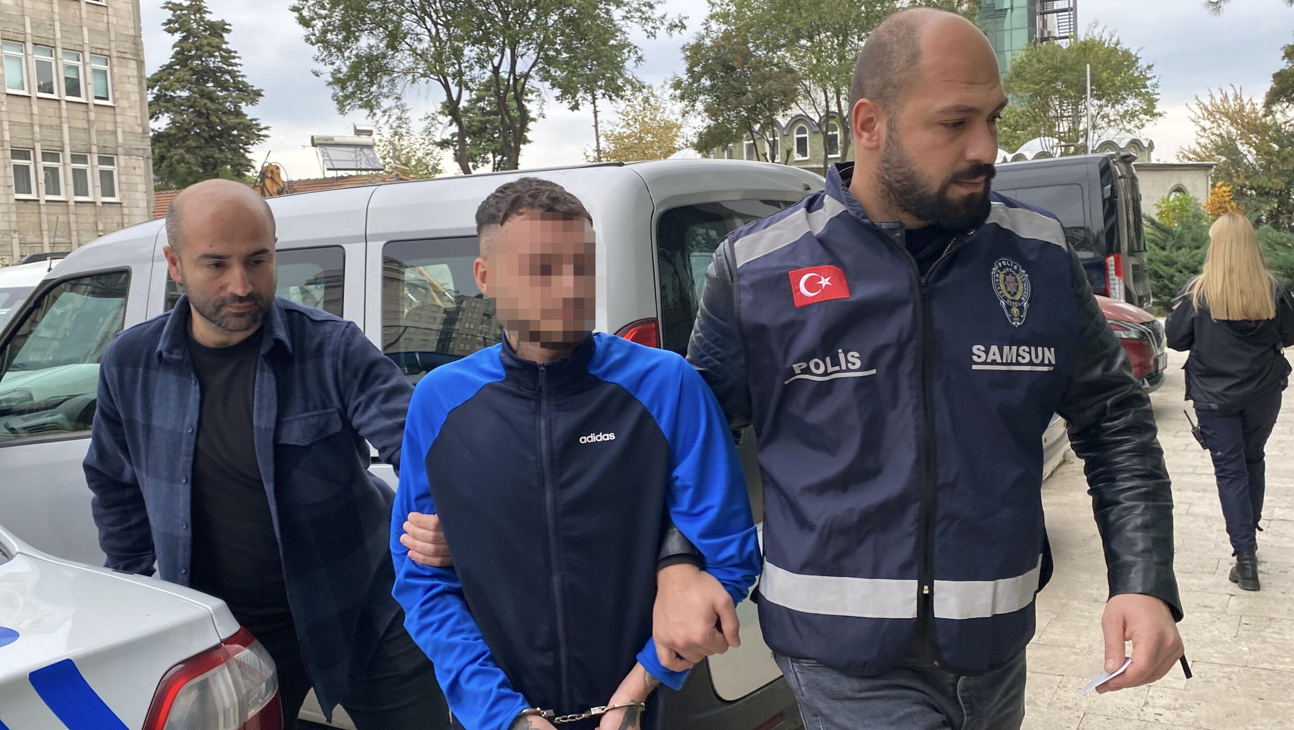 Samsun'un İlkadım ilçesinde husumetli olduğu 20 yaşındaki İ.Ç.'yi bıçakla yaralayan