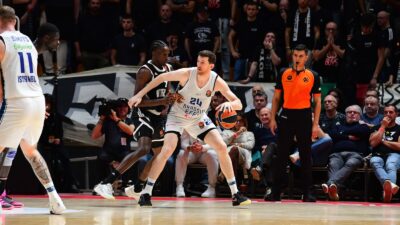 EuroLeague 10. haftasında Anadolu Efes, deplasmanda Virtus Bologna’ya 99-89 yenildi.