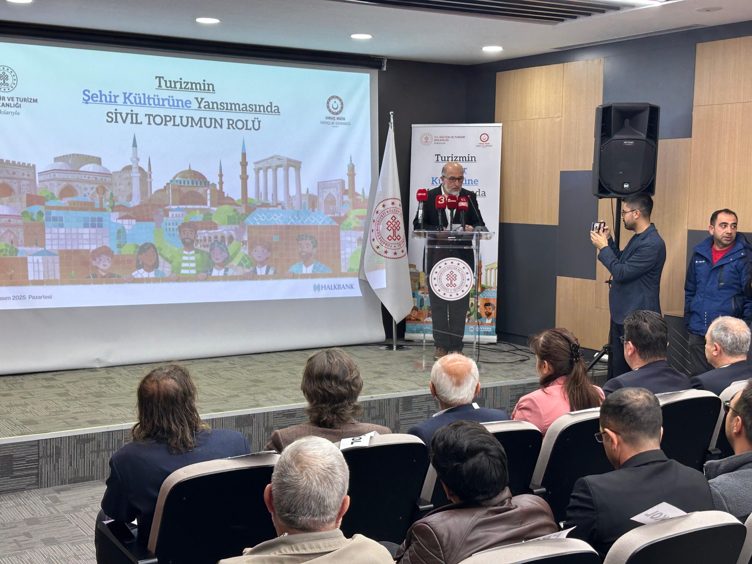 T.C. Kültür ve Turizm Bakanlığının destekleriyle Oruç Reis Gençlik Derneği