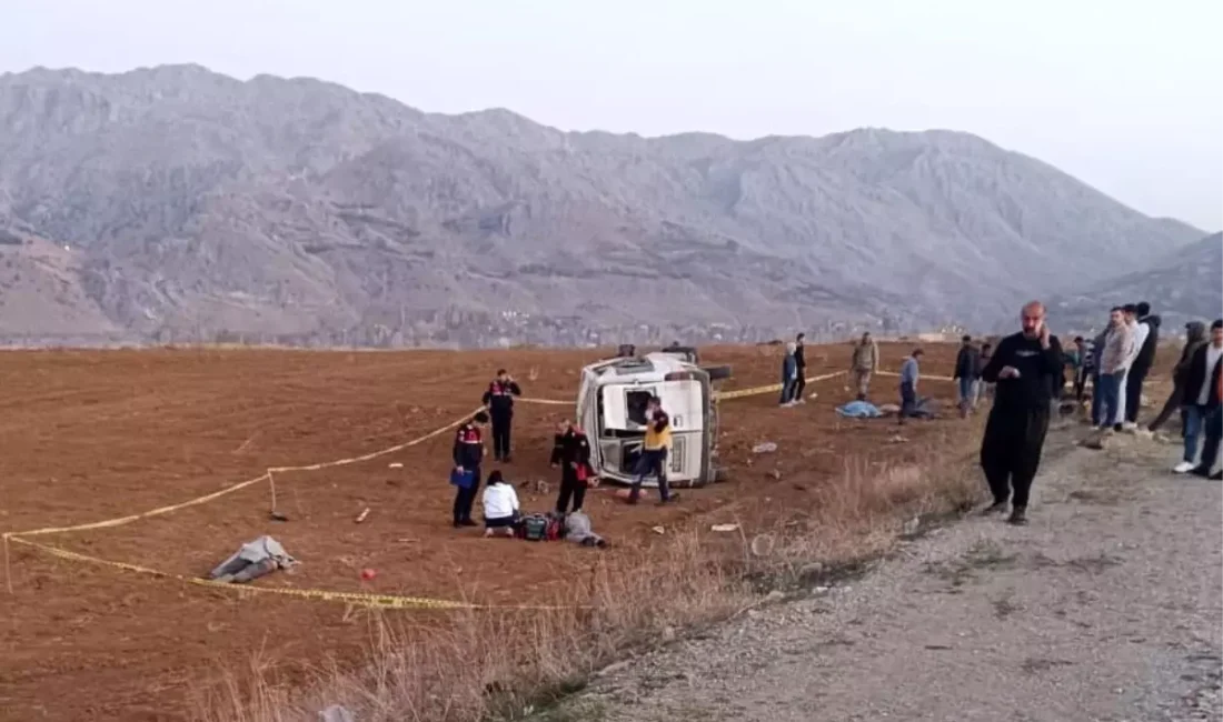 Kahramanmaraş’ta İnşaat işçilerini taşıyan minibüsün devrilmesi sonucu 2 kişi hayatını